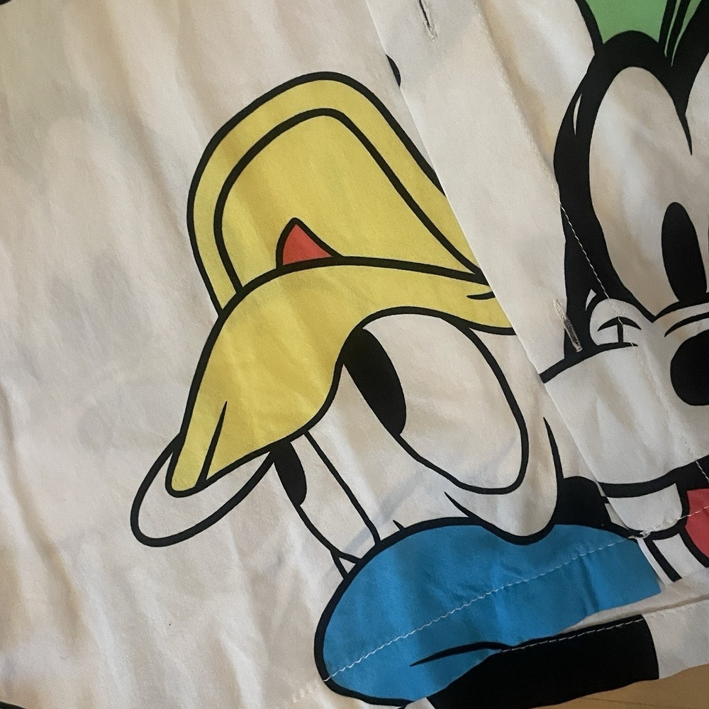 Disney Short Sleeve Shirt Mickey Mouse Mens XL All Over Print Rayon Button Down - Picture 6 of 6